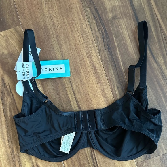 Dorina Evelyn smoothing underwire bra in black. - Picture 2 of 5